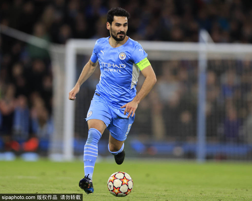 多纳鲁马：自豪能力压众多优秀门将获奖，盼在曼城获更大成功（多纳鲁马：为力压群雄捧杯感到骄傲，期待在曼城创造更大辉煌）