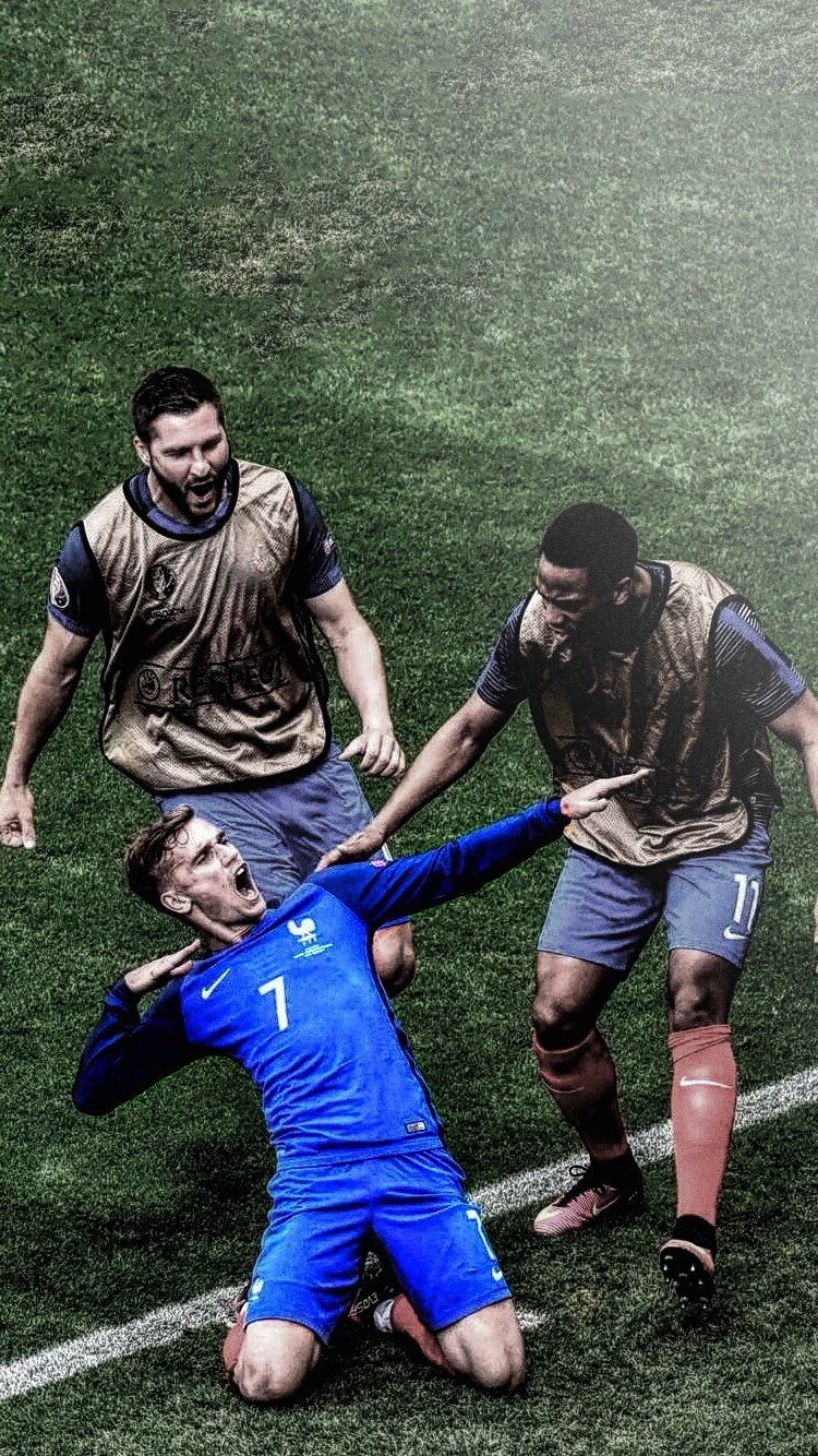 前曼联球员莫里森：曼联让梅努补时阶段上场是在戏弄他（莫里森质疑曼联补时才让梅努登场：是在耍他）