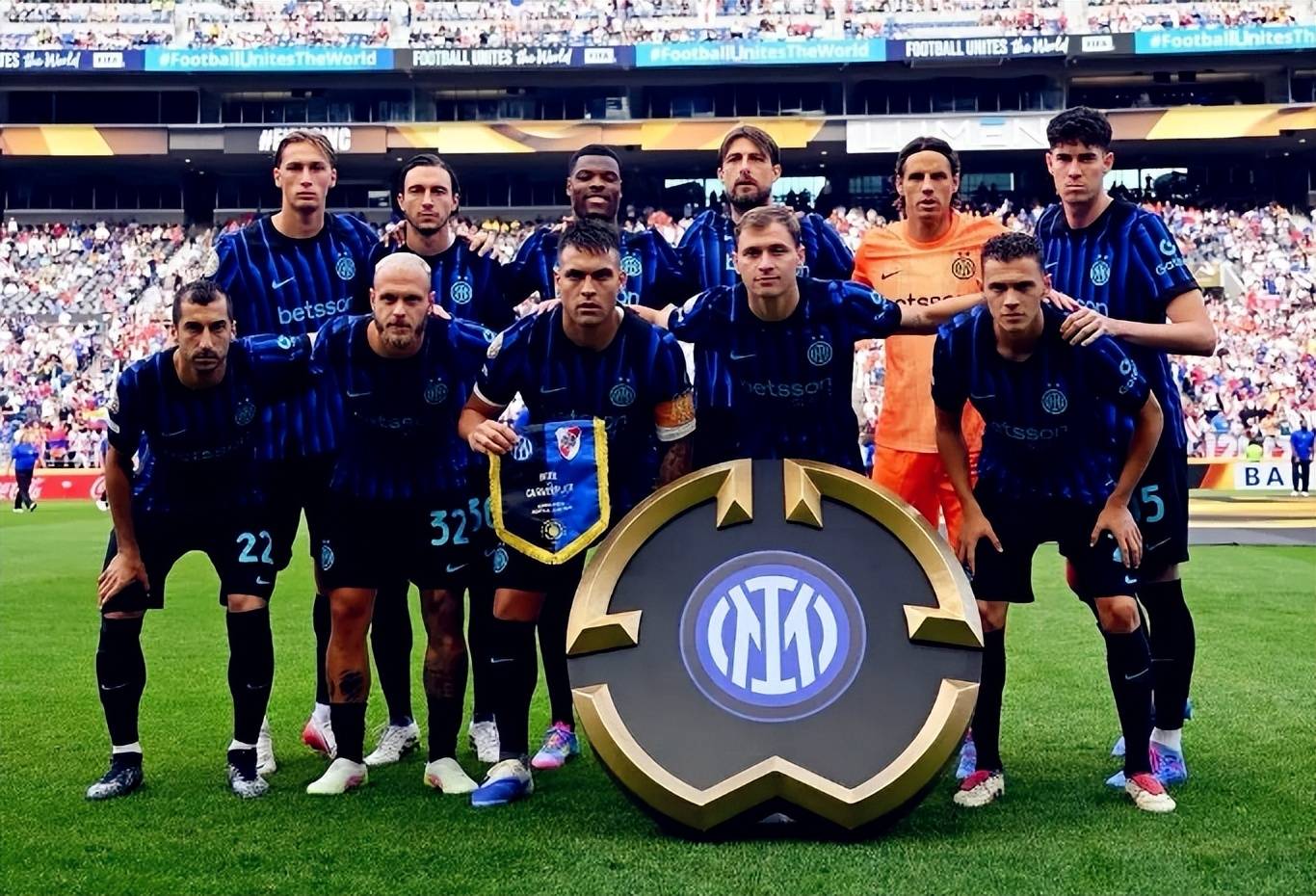 年年欧冠失误染红，这集我看过…巴萨客场不敌切尔西！（欧冠再现失误+红牌，似曾相识！巴萨客场负于切尔西）