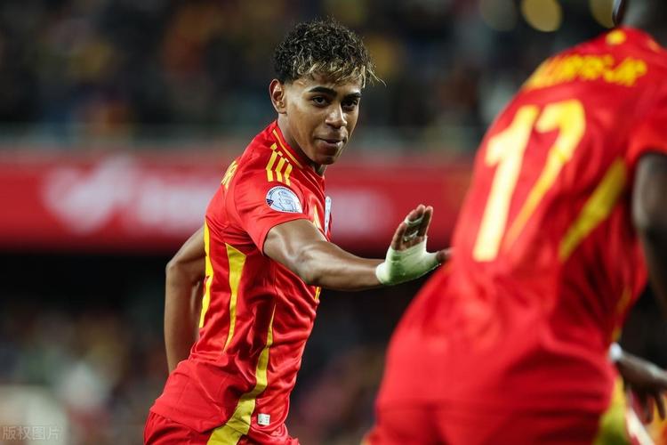 5球5助攻替补封神！国米再追2超新星，夏窗意甲抢人大战一触即发（替补神迹5球5助！国米再追两大新星，今夏意甲引援大战在即）