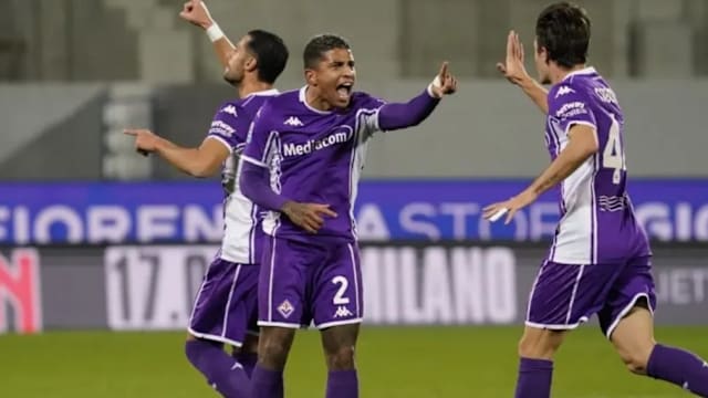 骄傲容易滋生狭隘，亚冠是为国出战，所以这个时候中超俱乐部注意配合（谨防自满走向狭隘，亚冠为国而战，中超俱乐部当同心协力）